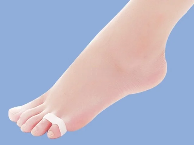 1 Pairs Free Shipping Feet Care Women Silicone Tail Foot Care Set Tail Toes Cloven Device Hallux Valgus Orthotics
1 Pairs Free Shipping Feet Care Women Silicone Tail Foot Care Set Tail Toes Cloven Device Hallux Valgus Orthotics