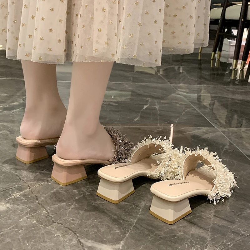 Slippers Casual Shoes Woman 2021 Med Heeled Mules Pantofle Lady Luxury High New Girl Slides Cotton Fabric Fashion Pumps Rubber P
Slippers Casual Shoes Woman 2021 Med Heeled Mules Pantofle Lady Luxury High New Girl Slides Cotton Fabric Fashion Pumps Rubber P