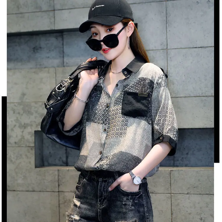 Short-Sleeved Shirt Women 's Summer 2021 New Shirt Loose Fashion Design Sense Niche Printed Shirt Fashion
Short-Sleeved Shirt Women 's Summer 2021 New Shirt Loose Fashion Design Sense Niche Printed Shirt Fashion