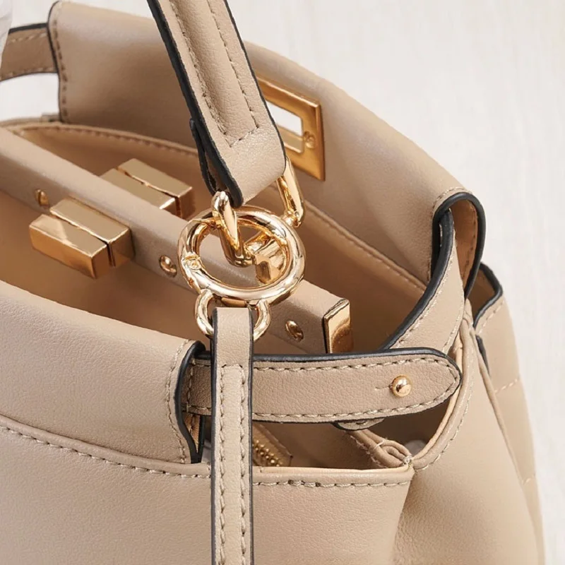 Retro Cowhide Fashion Creative All-Match Casual Shoulder Bag Geunine Leather Female Bag Women's Handbags
Retro Cowhide Fashion Creative All-Match Casual Shoulder Bag Geunine Leather Female Bag Women's Handbags