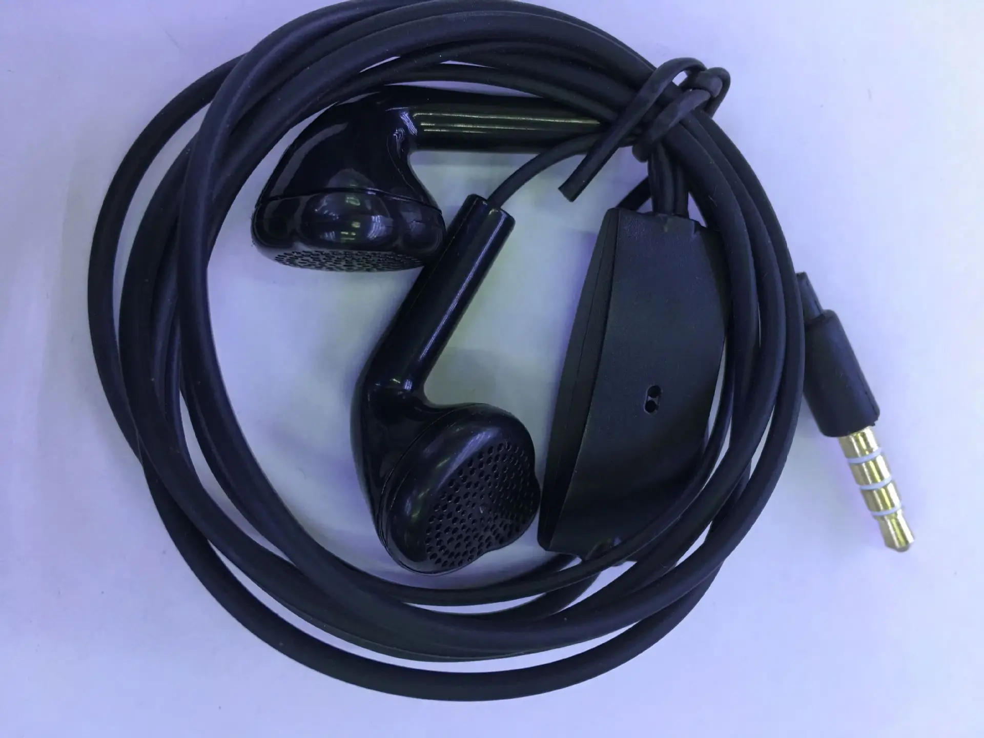 Earphone EHS61 Headsets Wired with Microphone for Samsung S5830 S7562 Ear Phones for Mobile Phone In ear Earphone
Earphone EHS61 Headsets Wired with Microphone for Samsung S5830 S7562 Ear Phones for Mobile Phone In ear Earphone