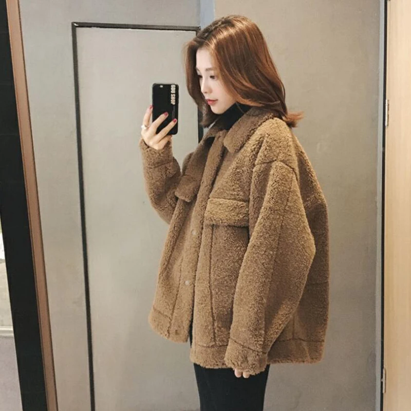 Women Teddy Coat Autumn 2020 Plush Winter Faux Fur Jacket Coat Women Turn-down Collar Plus Size Overcoat PDG1952
Women Teddy Coat Autumn 2020 Plush Winter Faux Fur Jacket Coat Women Turn-down Collar Plus Size Overcoat PDG1952