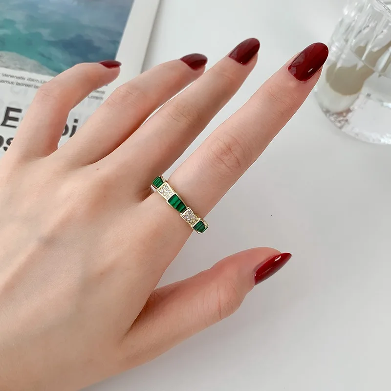 New Retro Personality Turquoise Metal Round Rings For Women Korean Fashion Lady Wedding Party Classic Jewelry Women's Ring Gift
New Retro Personality Turquoise Metal Round Rings For Women Korean Fashion Lady Wedding Party Classic Jewelry Women's Ring Gift