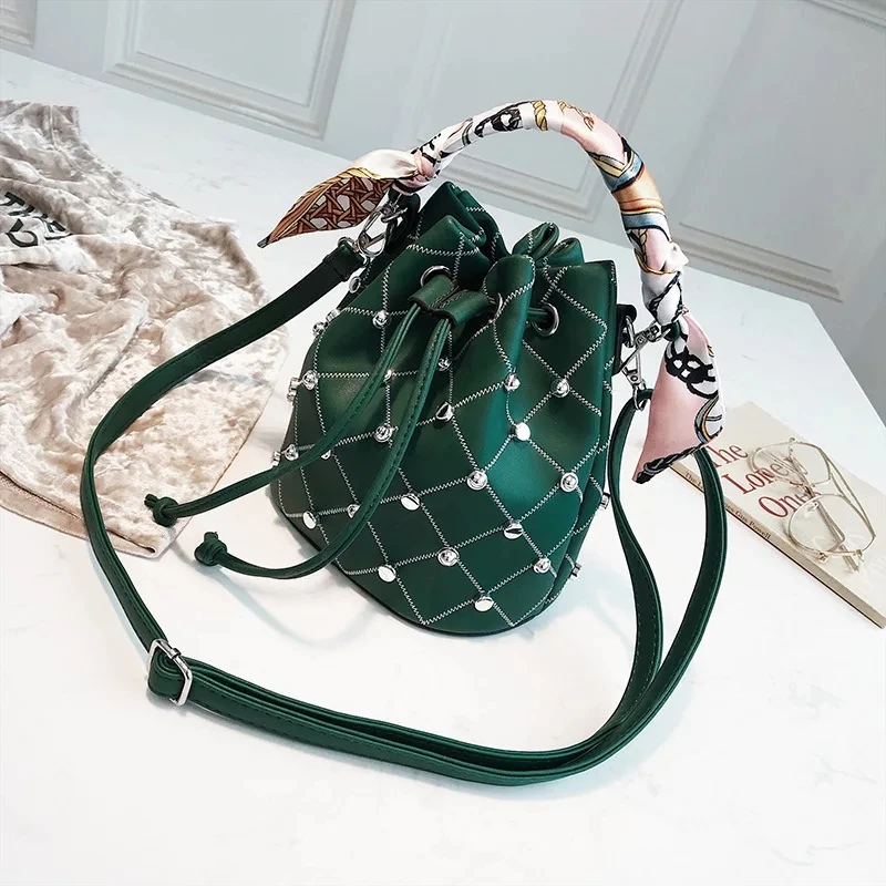 Сумка-мешок женская, 2021 г., маленькая 
Сумка-мешок женская, 2021 г., маленькая