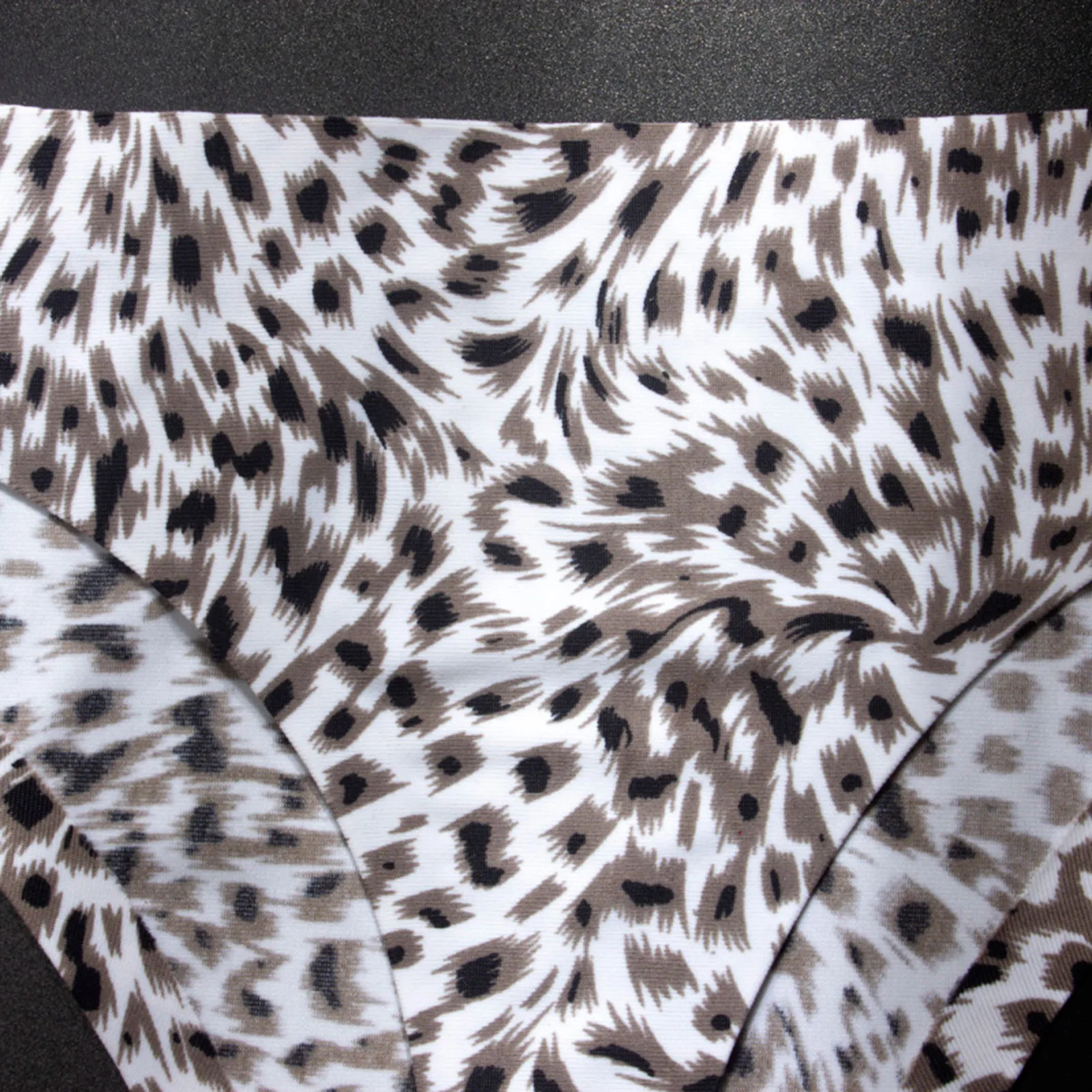 Seamless Panties For Women T-back G-string Soft Sexy Women Thongs Female Underwear Women's Lingerie Leopard Print Briefs
Seamless Panties For Women T-back G-string Soft Sexy Women Thongs Female Underwear Women's Lingerie Leopard Print Briefs