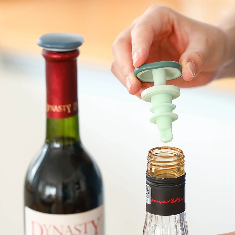 Sealed Storage Wine Pourer Stoppers Conical Spiral Bottle Caps Stopper For Bottle Silicone Wine Cork Stopper Push Style Bar Tool
Sealed Storage Wine Pourer Stoppers Conical Spiral Bottle Caps Stopper For Bottle Silicone Wine Cork Stopper Push Style Bar Tool