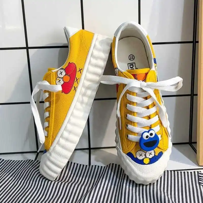 2021 new Graffiti canvas shoes women white Women's sneakers female student board shoes net red versatile women's summer shoes
2021 new Graffiti canvas shoes women white Women's sneakers female student board shoes net red versatile women's summer shoes