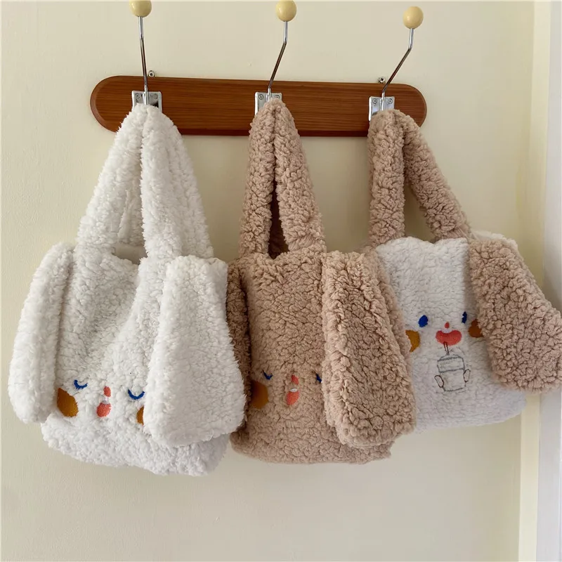 Winter Soft Plush Tote Bag For Women 2021 New Rabbit Ears Handbags Ladies Faux Fur Crossbody Bag Women Small Bag Bolsa Feminina
Winter Soft Plush Tote Bag For Women 2021 New Rabbit Ears Handbags Ladies Faux Fur Crossbody Bag Women Small Bag Bolsa Feminina