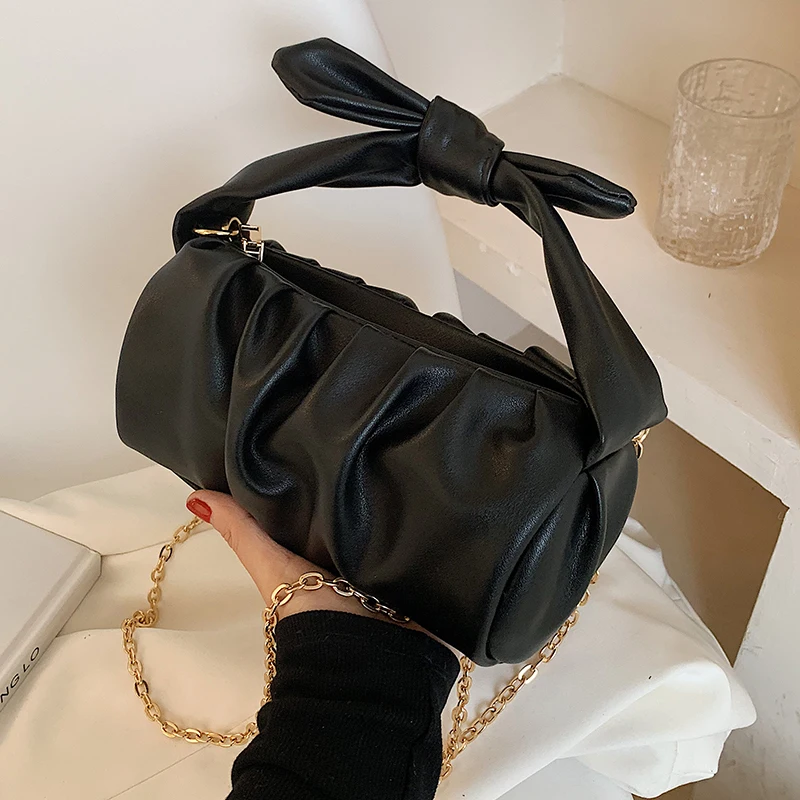 VeryMe 2021 Women's Brand Handbags Solid Color Pillow Type Ladies Shoulder Messenger Bags High Quality PU Leather Crossbody Tote
VeryMe 2021 Women's Brand Handbags Solid Color Pillow Type Ladies Shoulder Messenger Bags High Quality PU Leather Crossbody Tote
