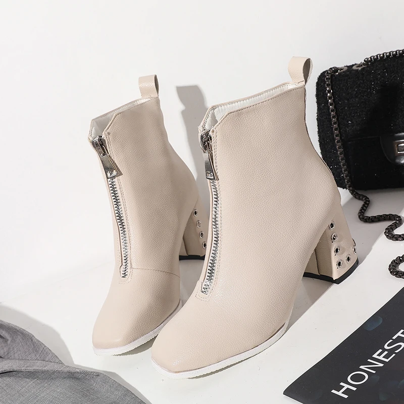 Leather front zip booty women's new cotton padded boots in autumn and winter 2020 winter boots women women boots U22-08
Leather front zip booty women's new cotton padded boots in autumn and winter 2020 winter boots women women boots U22-08