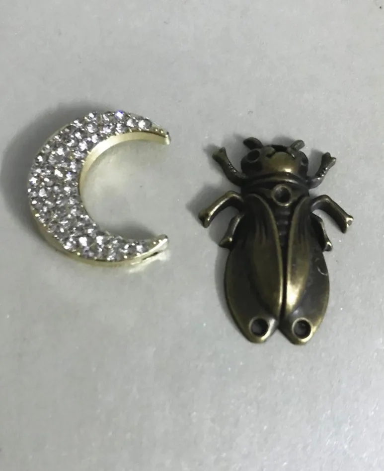 new moon flat buttons for cloth skirt shoes hats DIY accessory 10 pieces a lot 
new moon flat buttons for cloth skirt shoes hats DIY accessory 10 pieces a lot