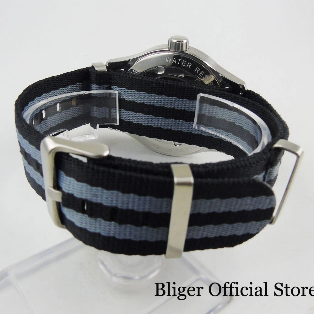 Nologo Fashion Top Quality 42mm polished Automatic Wristwatch Men ST Movement Nylon Strap Black Dial
Nologo Fashion Top Quality 42mm polished Automatic Wristwatch Men ST Movement Nylon Strap Black Dial