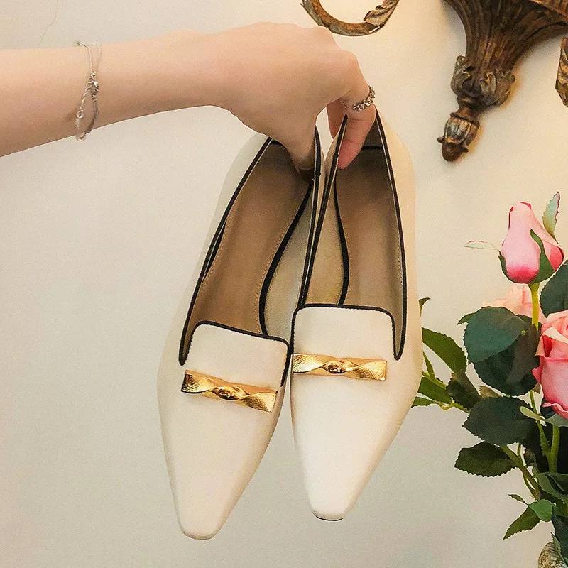 Women's shoes 2021 new leather shoes pointed toe flat shoes one word buckle French retro thick heel
Women's shoes 2021 new leather shoes pointed toe flat shoes one word buckle French retro thick heel