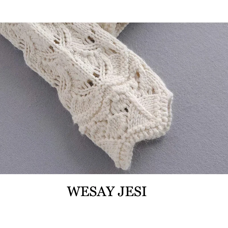 WESAY JESI Fashion Spring Hollow Out Sweaters Women Elegant Turn Down Collar Short Sweater Women Single Breasted Loose Sweaters
WESAY JESI Fashion Spring Hollow Out Sweaters Women Elegant Turn Down Collar Short Sweater Women Single Breasted Loose Sweaters