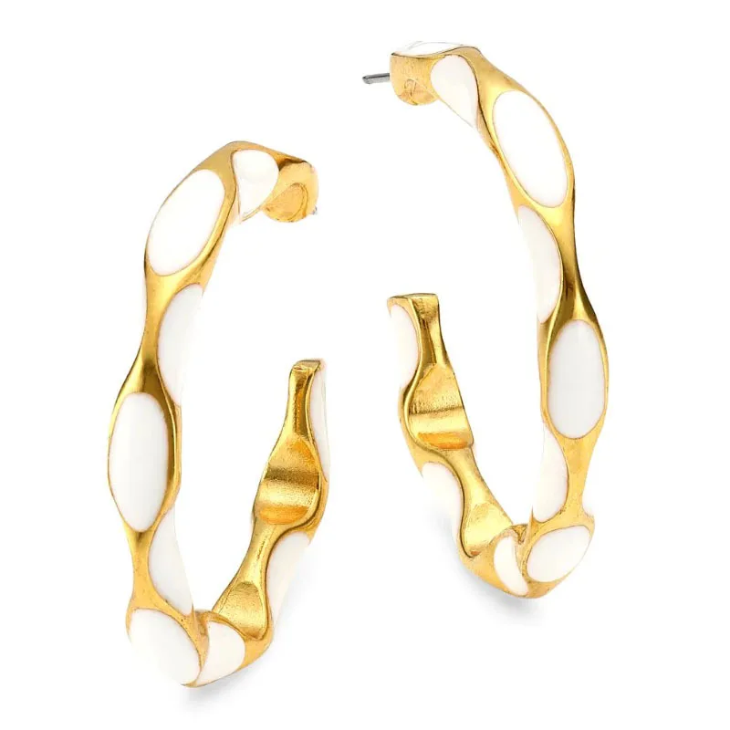 European and American fashion personality Joker simple earrings circle, enamel earrings exaggerated fashion earrings
European and American fashion personality Joker simple earrings circle, enamel earrings exaggerated fashion earrings