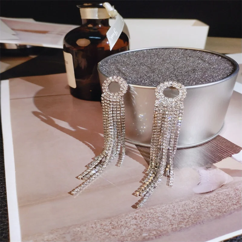 Luxury Long Tassel Full Rhinestone Drop Earrings for Women Crystal Dangle Earrings Fashion Bridal Jewelry Accessories
Luxury Long Tassel Full Rhinestone Drop Earrings for Women Crystal Dangle Earrings Fashion Bridal Jewelry Accessories