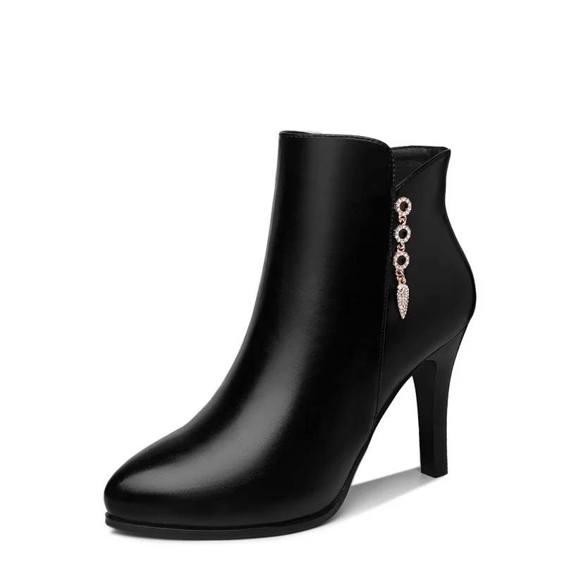 Round Toe Thick Heel Short Boots 2022 Fall Winter New Style Metal Decorative Side Zipper Casual Women's Boots Waterproof Platfor
Round Toe Thick Heel Short Boots 2022 Fall Winter New Style Metal Decorative Side Zipper Casual Women's Boots Waterproof Platfor