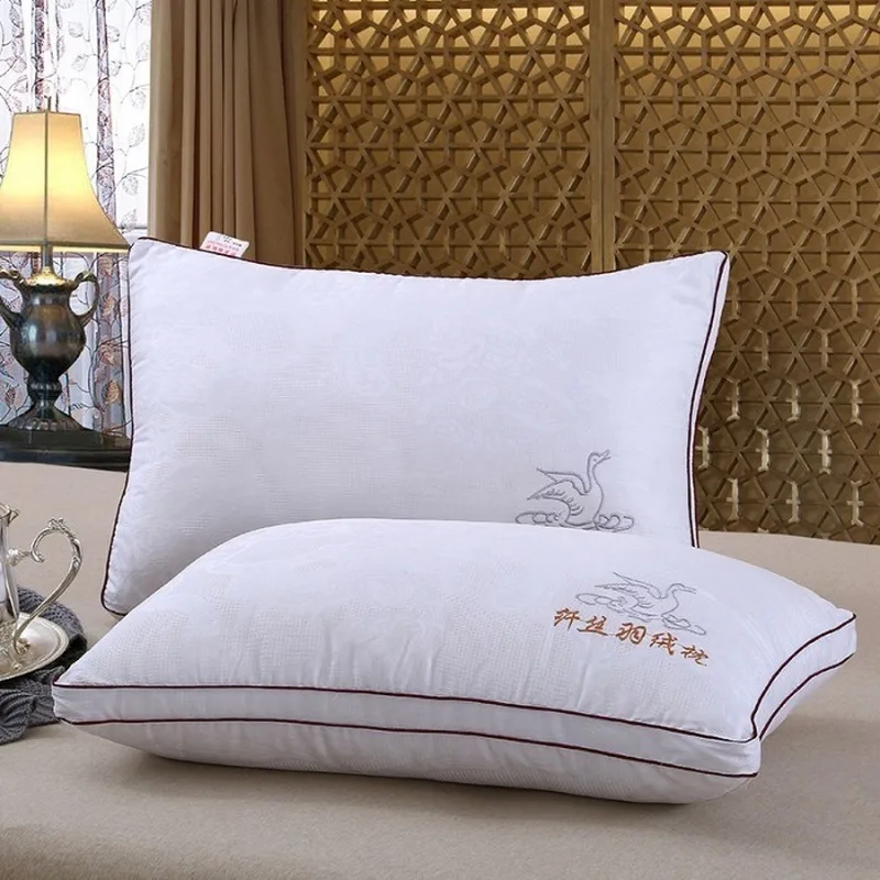Bedding, Silk and Feather Pillows, Feather and Cotton Pillows, Soft and Fluffy, Home Single Bed Pillow Fall Pillow 
Bedding, Silk and Feather Pillows, Feather and Cotton Pillows, Soft and Fluffy, Home Single Bed Pillow Fall Pillow