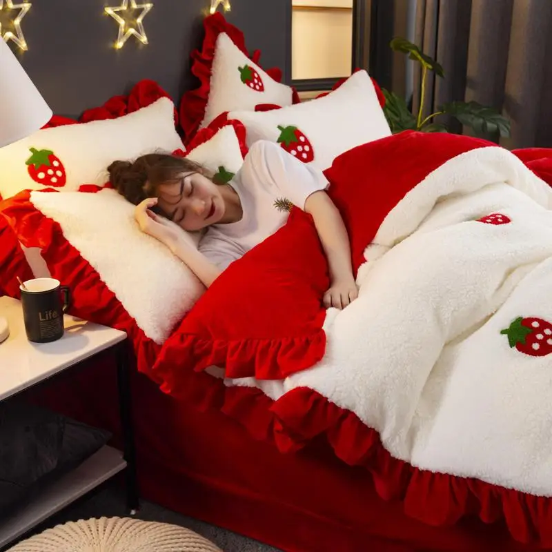 Snow flannel Bedding Set Strawberry party Bed Set Lace edge Duvet Cover Set Bed Sheet Pillowcases Twin Queen King size bed
Snow flannel Bedding Set Strawberry party Bed Set Lace edge Duvet Cover Set Bed Sheet Pillowcases Twin Queen King size bed