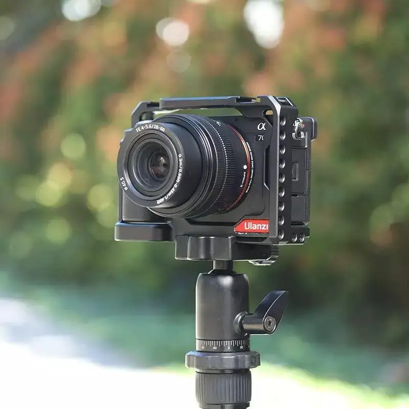 Ulanzi UURig C-A7C Aluminum Housing Cage Case For SONY A7C Frame 2 Cold Shoe and 1/4 hole for Mic Tripod LED Video Light 
Ulanzi UURig C-A7C Aluminum Housing Cage Case For SONY A7C Frame 2 Cold Shoe and 1/4 hole for Mic Tripod LED Video Light