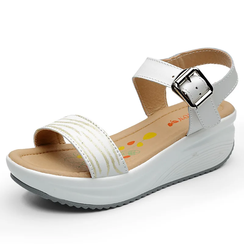 Summer Sandals Women's 2021 Leather Slope Heel Middle Heel Sandals Fish Mouth Thick Sole High Rocker Shoes Women's Sandals 
Summer Sandals Women's 2021 Leather Slope Heel Middle Heel Sandals Fish Mouth Thick Sole High Rocker Shoes Women's Sandals