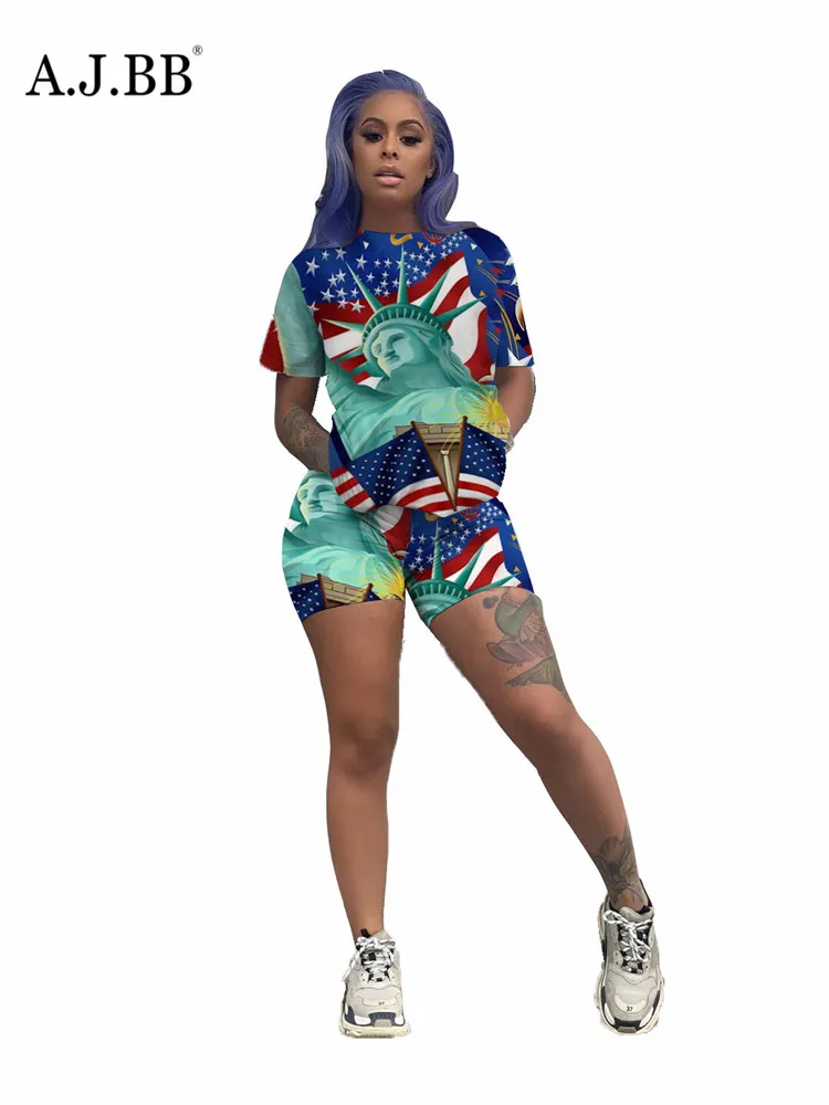 New casual fashion print sport two piece summer loose o-neck short sleeve T-shirt and shorts women's set
New casual fashion print sport two piece summer loose o-neck short sleeve T-shirt and shorts women's set