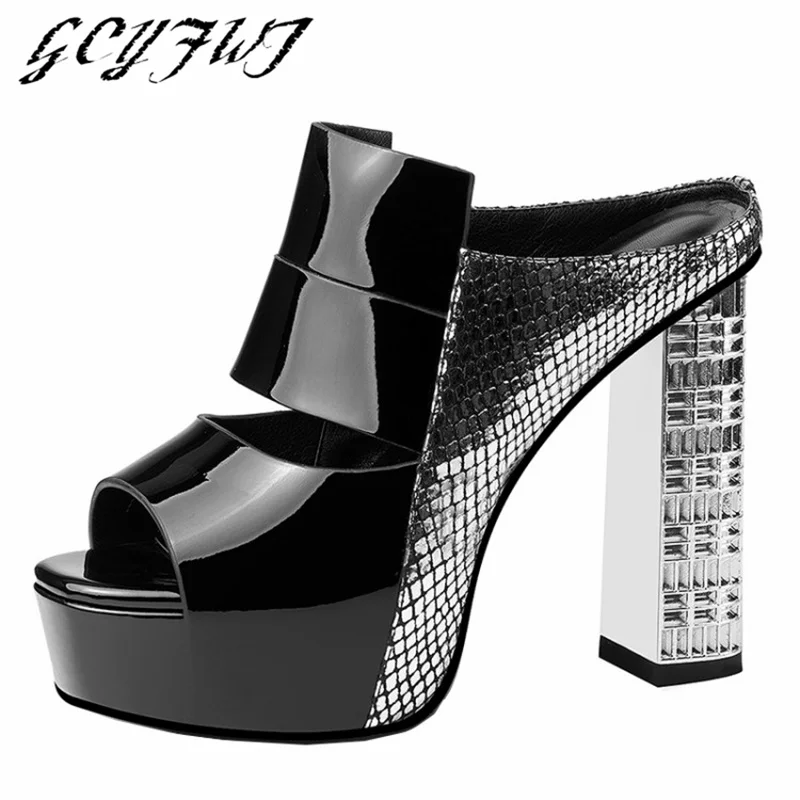 Женские шлепанцы с открытым носком, на платформе и очень высоком каблуке, без застежки, с золотым носком, летняя пикантная обувь
Женские шлепанцы с открытым носком, на платформе и очень высоком каблуке, без застежки, с золотым носком, летняя пикантная обувь