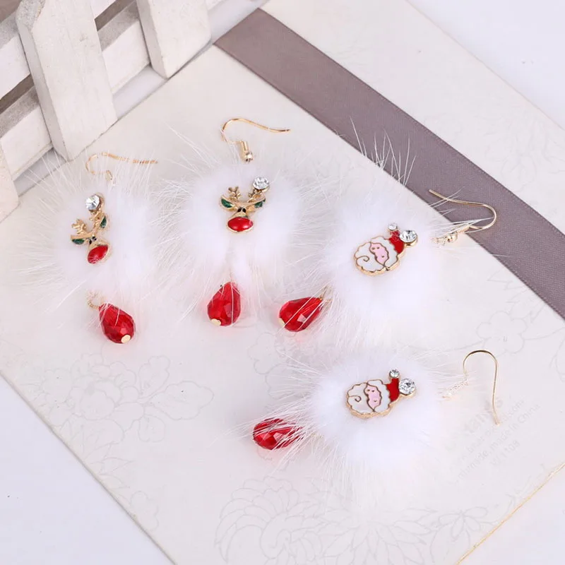 2021 New Year Gift Santa Claus Snowman Plum Deer White Velvet Ball Red Crystal Earring Pendant Long Earrings For Christmas
2021 New Year Gift Santa Claus Snowman Plum Deer White Velvet Ball Red Crystal Earring Pendant Long Earrings For Christmas