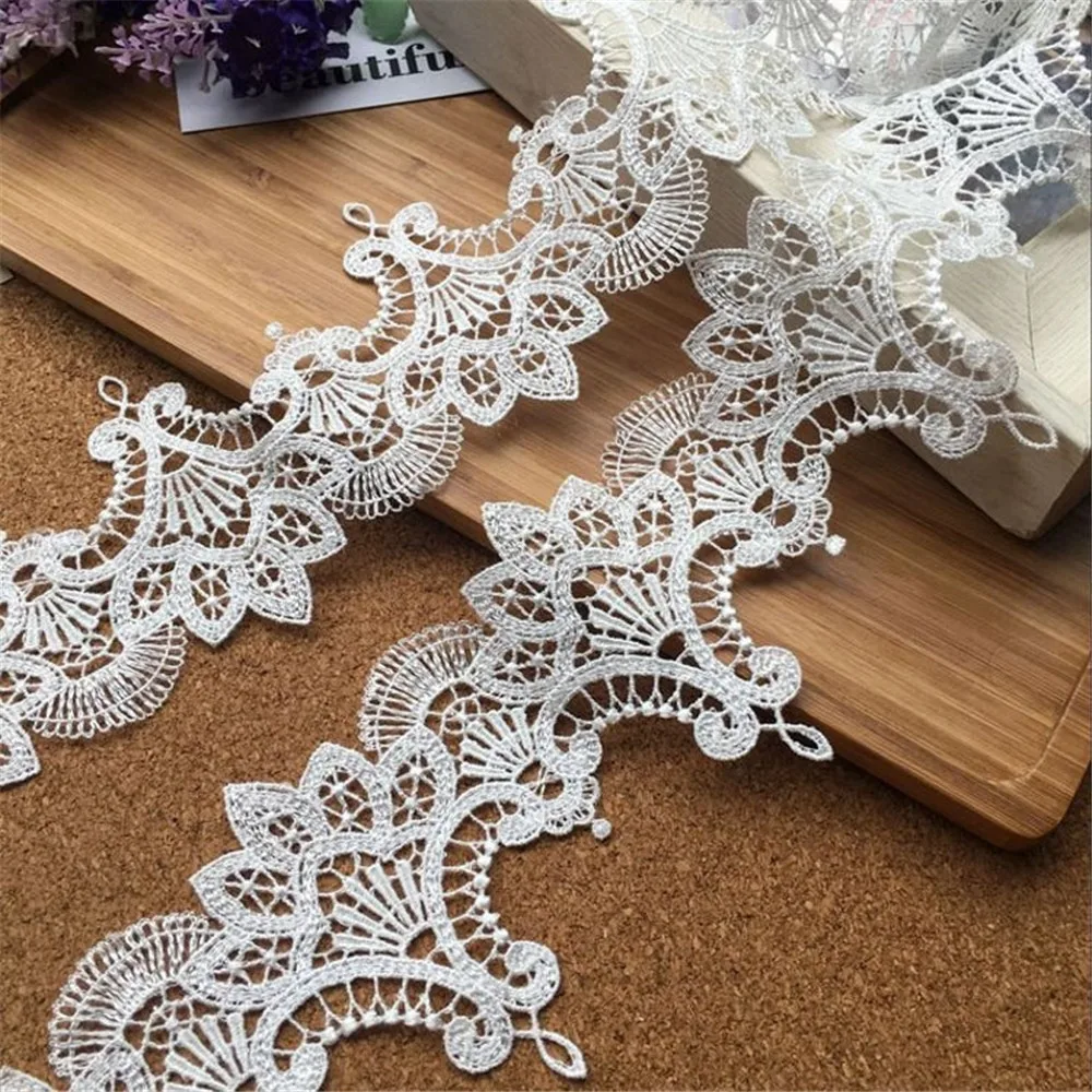 3 Yards 8.5cm Width High Quality White Lace Sewing Ribbon Guipure Venice Lace Trim Fabric Warp Knitting DIY Supplies 
3 Yards 8.5cm Width High Quality White Lace Sewing Ribbon Guipure Venice Lace Trim Fabric Warp Knitting DIY Supplies