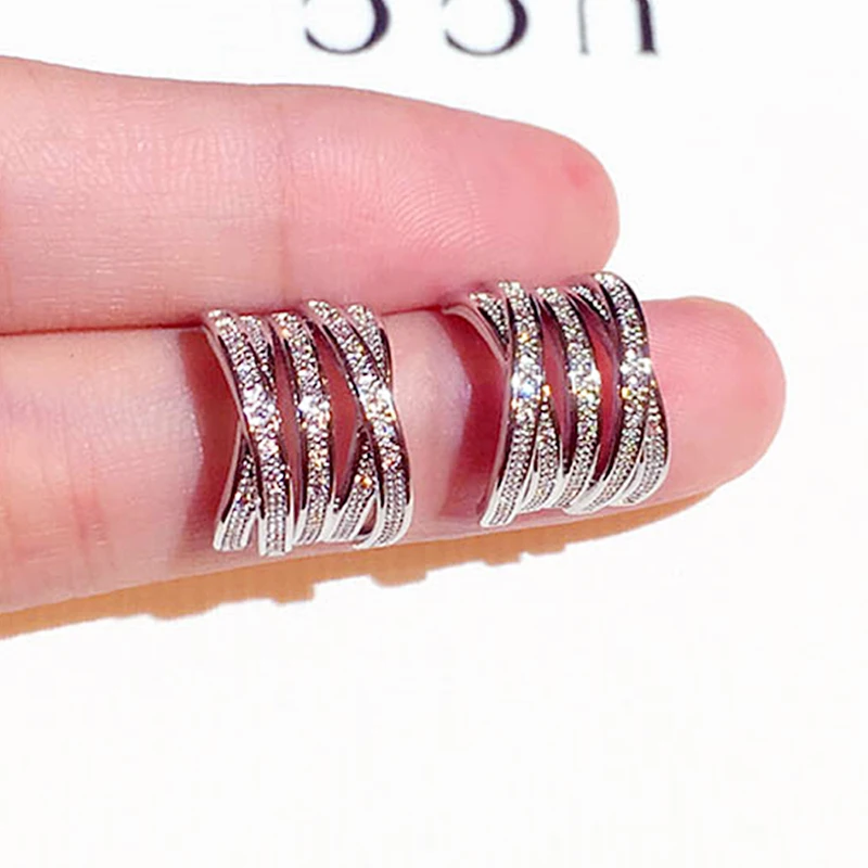 Ins Hot Sale Geometry Design Super Shine Circle Earrrings for Women Bling AAA Zirconia Stud Earring Daily Accessories Pendant
Ins Hot Sale Geometry Design Super Shine Circle Earrrings for Women Bling AAA Zirconia Stud Earring Daily Accessories Pendant