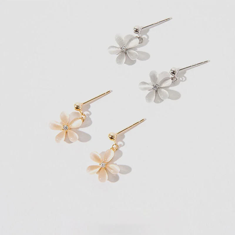 925 Sterling Silver Daisy Blossom For Women Geometry Design Stud Earrings Cute Earings Trend Fine Accessories Fine Jewellery
925 Sterling Silver Daisy Blossom For Women Geometry Design Stud Earrings Cute Earings Trend Fine Accessories Fine Jewellery