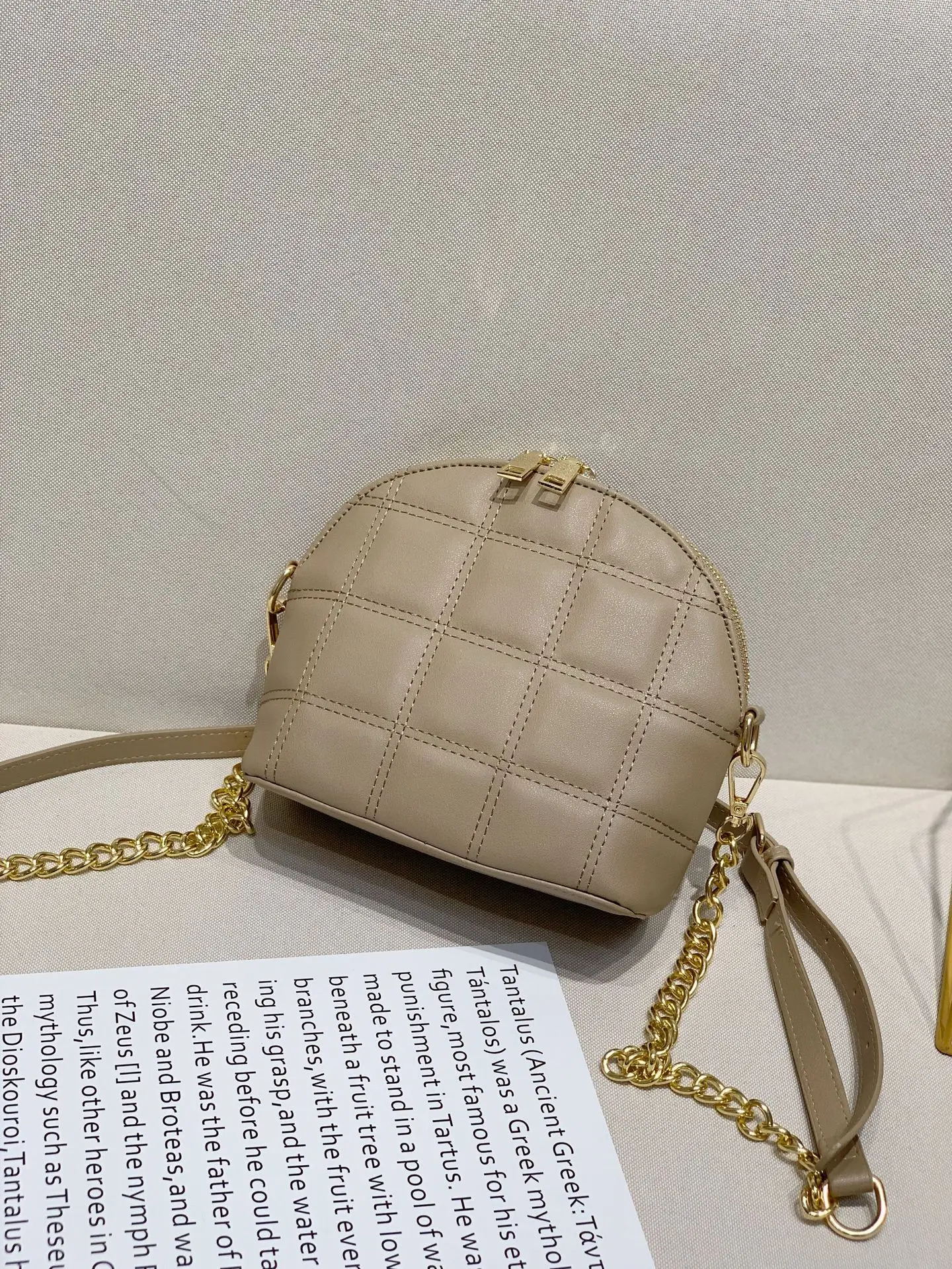 2021 New Female Bag Rhombus Embroidery Thread Chain Bag Shell Bag Shoulder Messenger Bag Small Bag Female
2021 New Female Bag Rhombus Embroidery Thread Chain Bag Shell Bag Shoulder Messenger Bag Small Bag Female