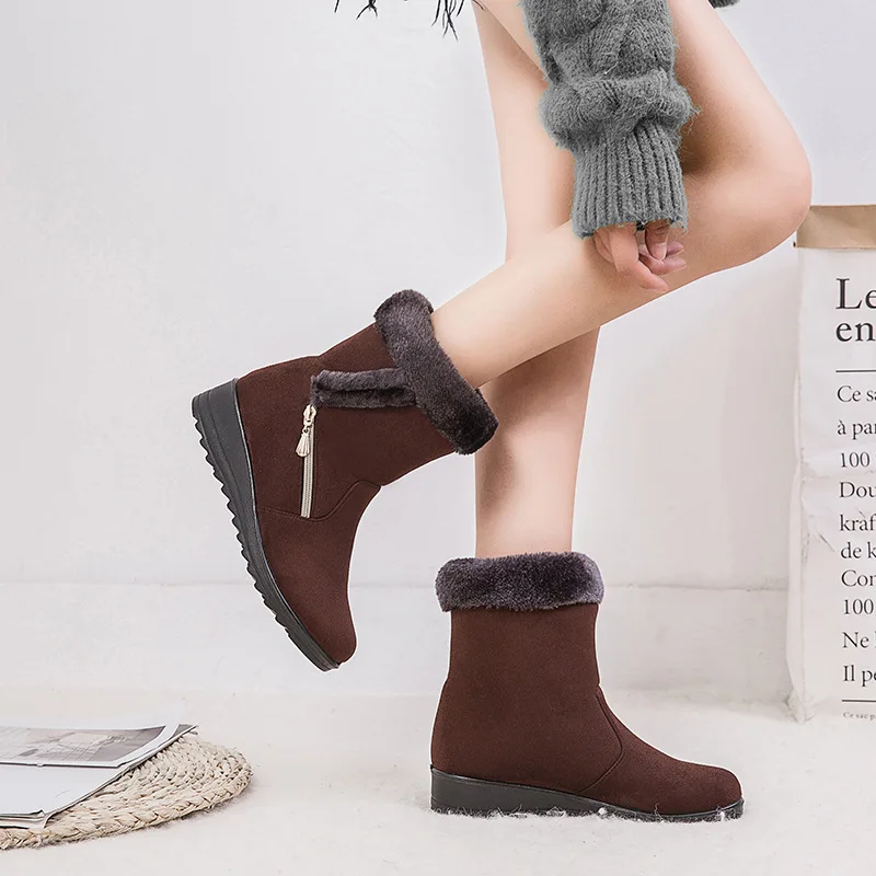 2020 Winter Snow Boots Women Winter Warm Plush Mid Calf Boots Slip On Platform Casual Shoes Low Heel Outdoor Waterproof Boots
2020 Winter Snow Boots Women Winter Warm Plush Mid Calf Boots Slip On Platform Casual Shoes Low Heel Outdoor Waterproof Boots