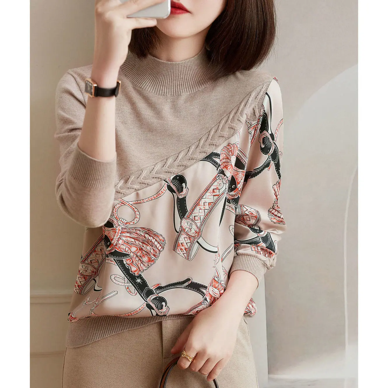 Knitted Long Sleeved Women's Loose Autumn 2021 New Fashion Chiffon Stitched Sweater Spring And Autumn Women's Western Style Top
Knitted Long Sleeved Women's Loose Autumn 2021 New Fashion Chiffon Stitched Sweater Spring And Autumn Women's Western Style Top