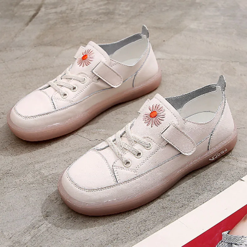 Casual shoes women sports shoes leather flat bottom women's small white shoes leather lazy shoes fashion small daisy flat shoes
Casual shoes women sports shoes leather flat bottom women's small white shoes leather lazy shoes fashion small daisy flat shoes