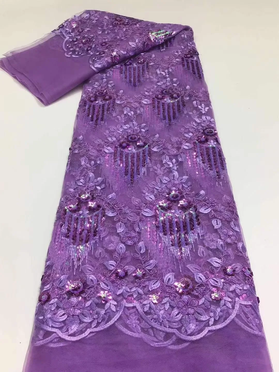 2021 High Quality Nigerian Lace Fabric Embroidered French African Sequins Lace Fabric Weaving Design Purple Sequins Lace Fabric
2021 High Quality Nigerian Lace Fabric Embroidered French African Sequins Lace Fabric Weaving Design Purple Sequins Lace Fabric