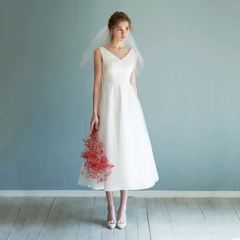 2021 luxury design fashion simple and generous sleeveless dress temperament banquet dress sexy slim elegant short wedding dress
2021 luxury design fashion simple and generous sleeveless dress temperament banquet dress sexy slim elegant short wedding dress