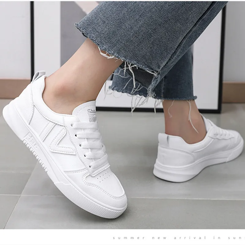 2021 New Genuine Leather Women Platform Sneakers Fashion Thick Bottom Vulcanized Shoes Ladies Comfortable Little White Shoes
2021 New Genuine Leather Women Platform Sneakers Fashion Thick Bottom Vulcanized Shoes Ladies Comfortable Little White Shoes