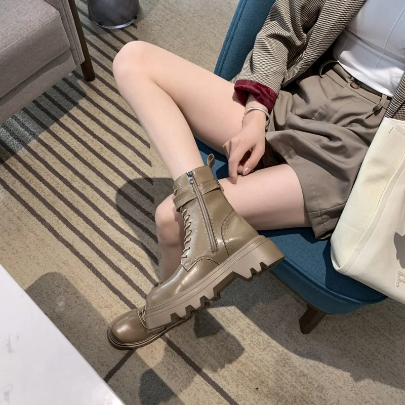 Platform Martin boots ankle boots new net red fashion British style handsome motorcycle boots spring and autumn single boots
Platform Martin boots ankle boots new net red fashion British style handsome motorcycle boots spring and autumn single boots