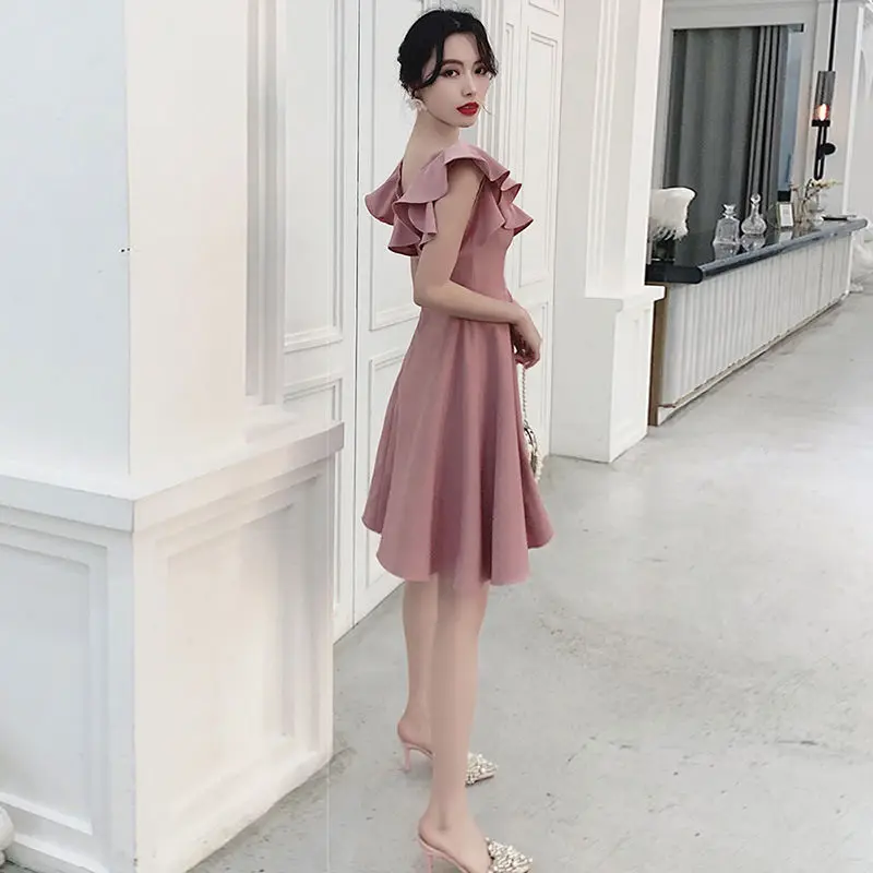 Temperament foreign style dress 2021 new flounces waist slim sexy French retro dress women summer
Temperament foreign style dress 2021 new flounces waist slim sexy French retro dress women summer