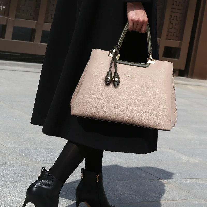 Luxury Brand 100% Genuine Leather Large-capacity Western Style Tote Bag Fashionable High-class Elegant One-shoulder Handbag Sac
Luxury Brand 100% Genuine Leather Large-capacity Western Style Tote Bag Fashionable High-class Elegant One-shoulder Handbag Sac