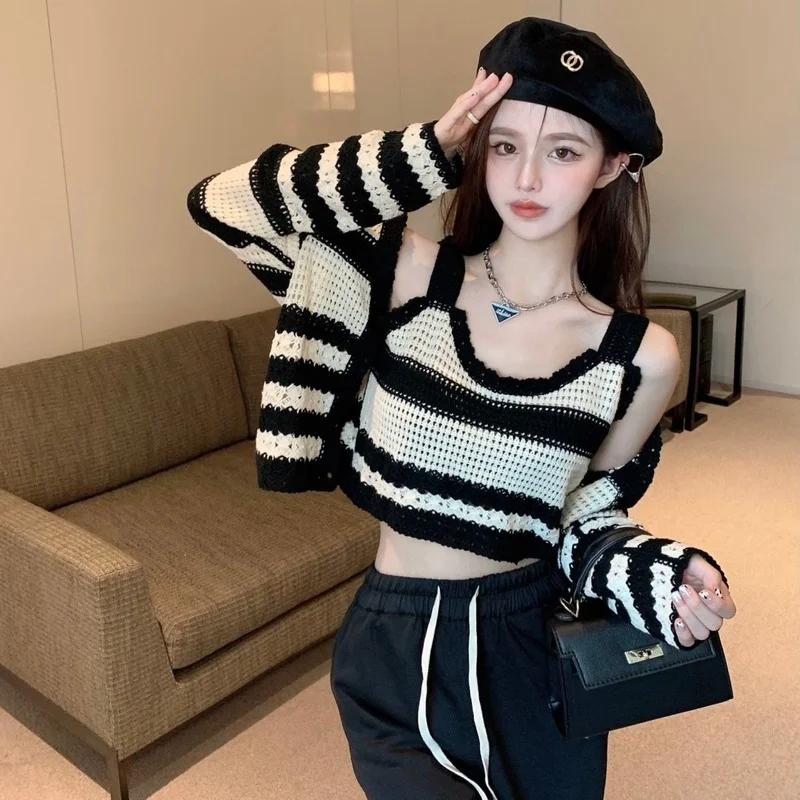 Корейский модный полосатый кардиган, комплект из двух предметов, женский милый вязаный свитер с вырезами, женские осенние повседневные топ...
Корейский модный полосатый кардиган, комплект из двух предметов, женский милый вязаный свитер с вырезами, женские осенние повседневные топ...