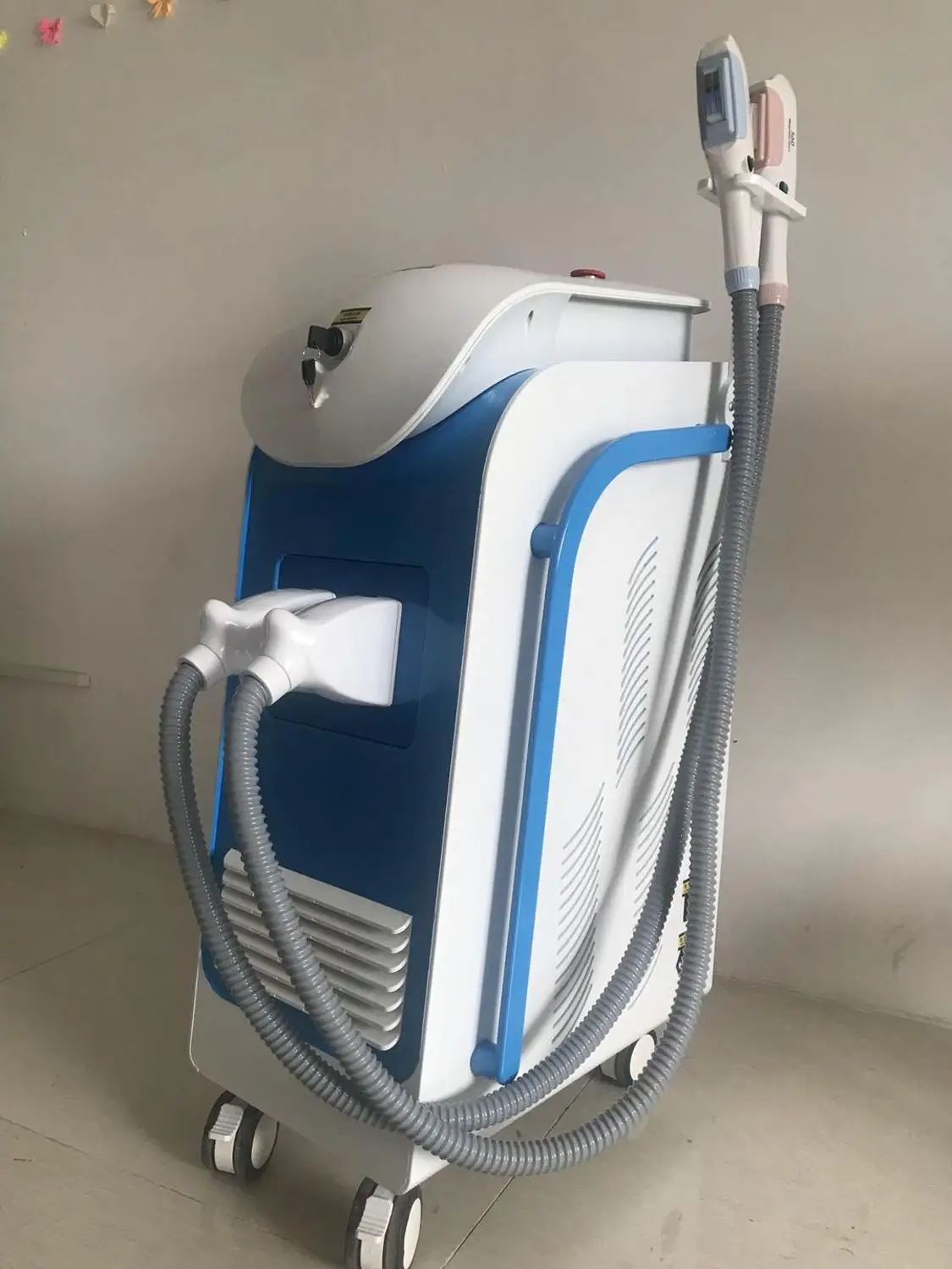 360 Magneto-optic Two Handles SHR Wrinkle Removal Skin Rejuvenation Hair Removal Machine E Light Pigmented Clearance 
360 Magneto-optic Two Handles SHR Wrinkle Removal Skin Rejuvenation Hair Removal Machine E Light Pigmented Clearance