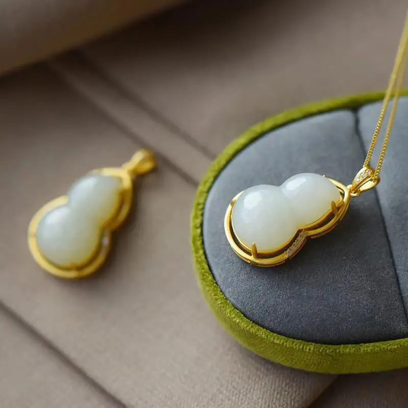 New Natural Hetian White Jade Gourd Necklace Pendant Women's Simple Elegant S925 Silver Inlaid Ancient Gold Craft
New Natural Hetian White Jade Gourd Necklace Pendant Women's Simple Elegant S925 Silver Inlaid Ancient Gold Craft