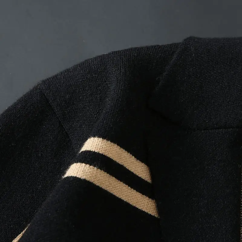 2021 new knitwear men's cardigan slim cardigan youth personality handsome men's casual sweater jacket trend
2021 new knitwear men's cardigan slim cardigan youth personality handsome men's casual sweater jacket trend