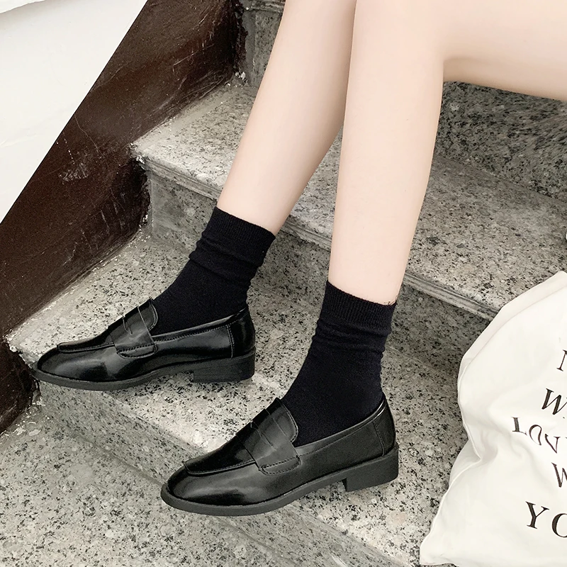 2019 New Women Oxford Shoes Fringe Round Toe Patent Leather Flats Shallow Mouth British Style Casual Female Autumn Flat Shoes
2019 New Women Oxford Shoes Fringe Round Toe Patent Leather Flats Shallow Mouth British Style Casual Female Autumn Flat Shoes