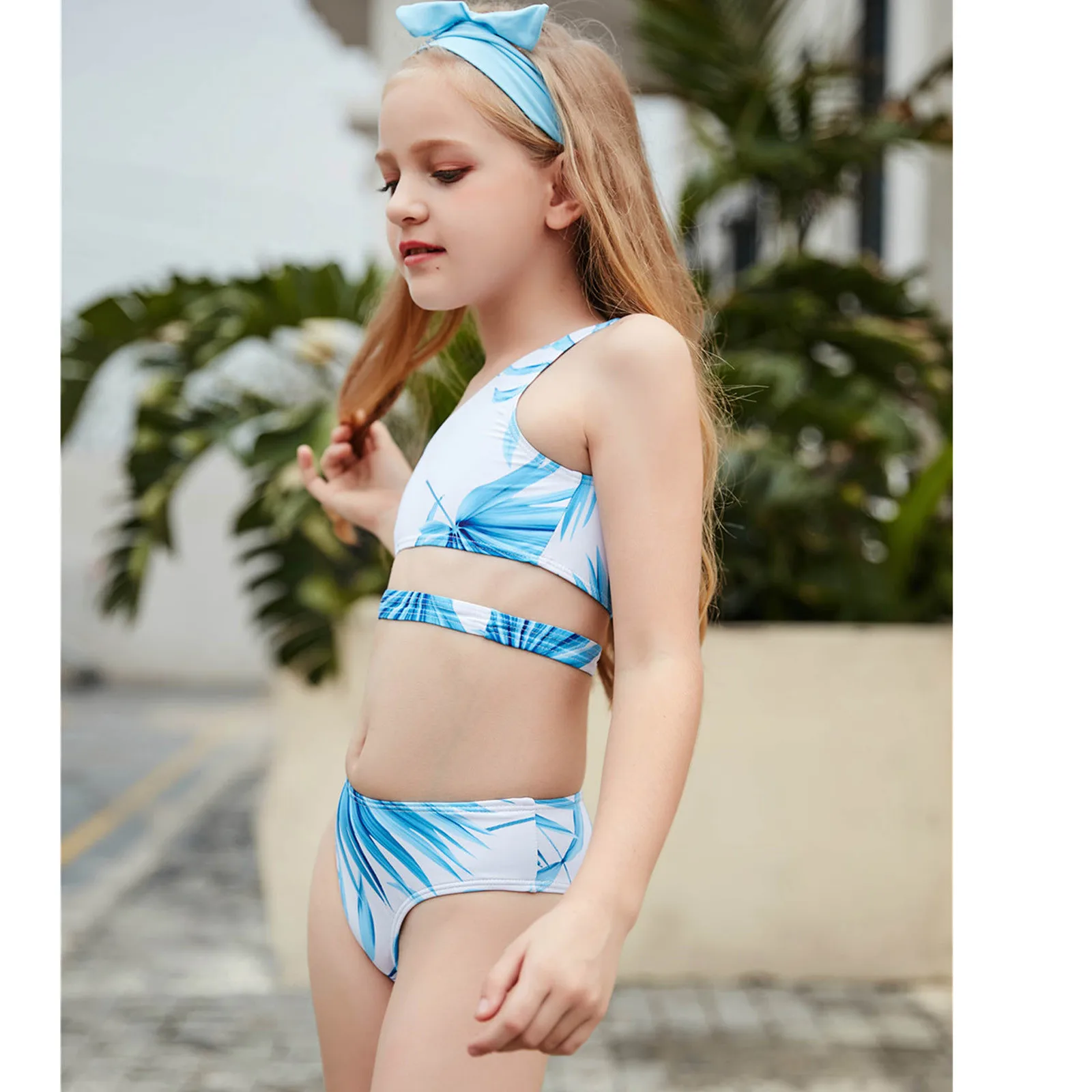 2pcs Toddler Baby Girls Swimsuits Set Children Leaf Print One Shoulder Irregular Bikini Beachwear Cute Bathing Swimwear 2021
2pcs Toddler Baby Girls Swimsuits Set Children Leaf Print One Shoulder Irregular Bikini Beachwear Cute Bathing Swimwear 2021