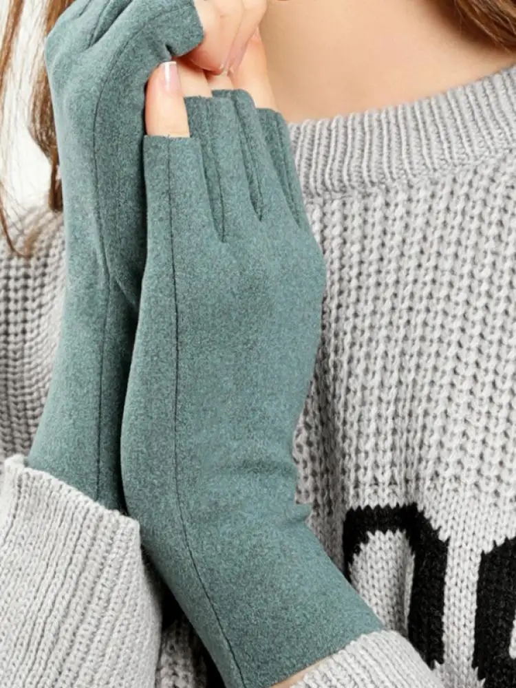 Ladies Winter New Outdoor German Velvet Warm And Cold-Proof Thin Self-Heating Touch Screen Half-Finger Mittens
Ladies Winter New Outdoor German Velvet Warm And Cold-Proof Thin Self-Heating Touch Screen Half-Finger Mittens