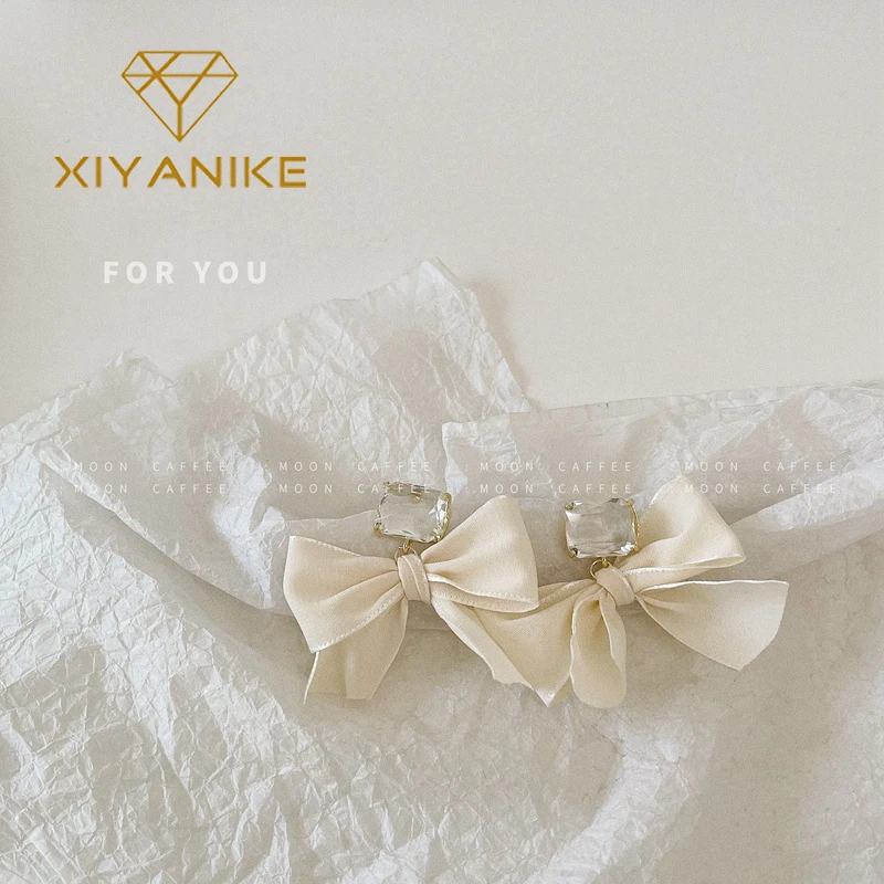 XIYANIKE Gold Color Butterfly Rhinestone Earings For Women Alloy Drop Earrings 2021 Trend Party New Gift Fashion Jewelry Brincos
XIYANIKE Gold Color Butterfly Rhinestone Earings For Women Alloy Drop Earrings 2021 Trend Party New Gift Fashion Jewelry Brincos
