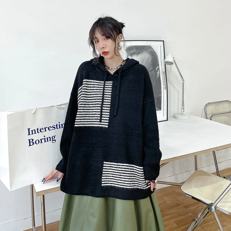 Ladies Hooded Sweater Autumn And Winter New Thickened Pullover Yamamoto Wind White Stripe Color Design Leisure Large Size Top
Ladies Hooded Sweater Autumn And Winter New Thickened Pullover Yamamoto Wind White Stripe Color Design Leisure Large Size Top